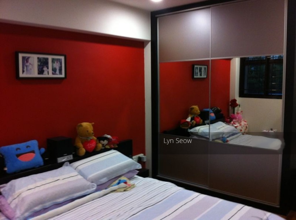 Woodlands Street 13 thumbnail photo